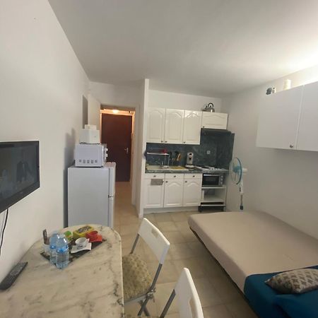 Joli Studio Neuf Av Terrasse A 50 M De La Mer Et Gare Rocabruna Exterior foto