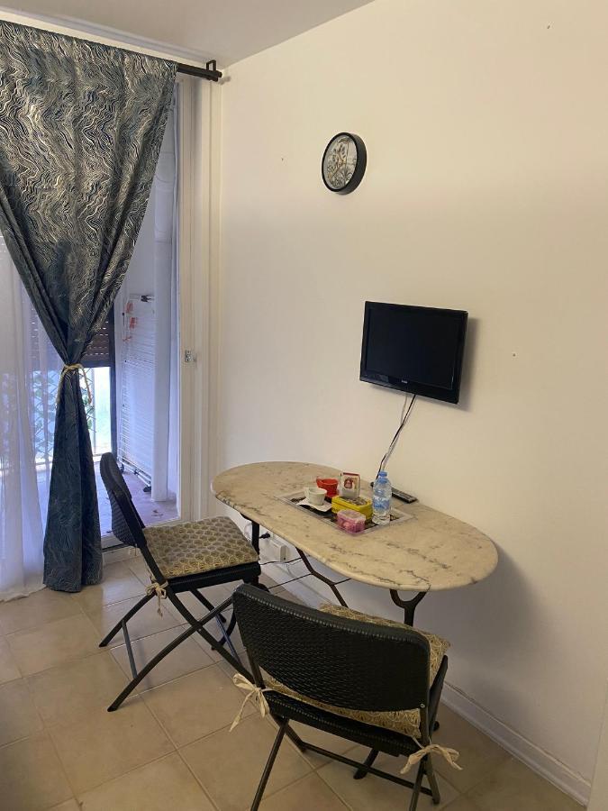 Joli Studio Neuf Av Terrasse A 50 M De La Mer Et Gare Rocabruna Exterior foto