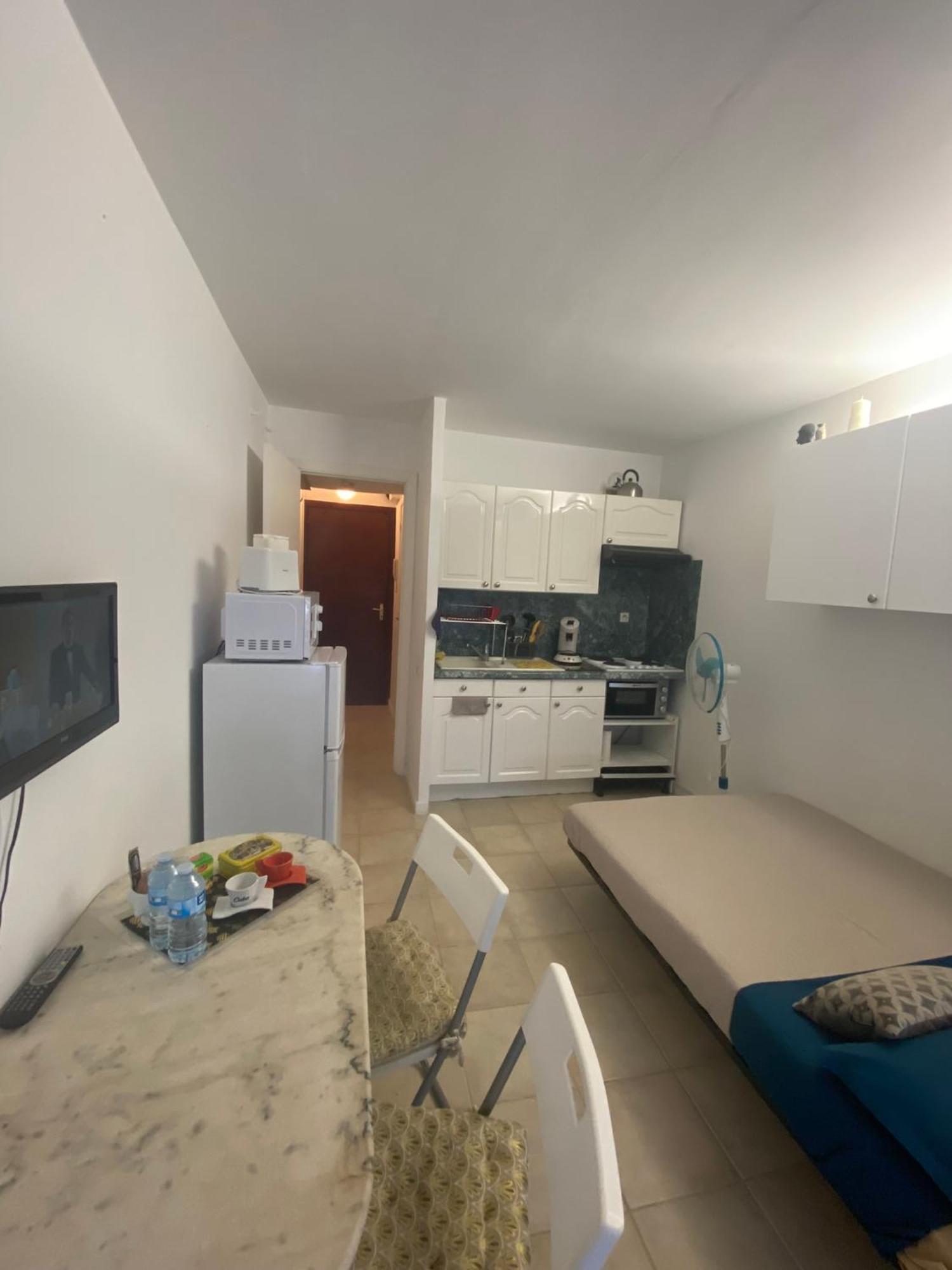 Joli Studio Neuf Av Terrasse A 50 M De La Mer Et Gare Rocabruna Exterior foto