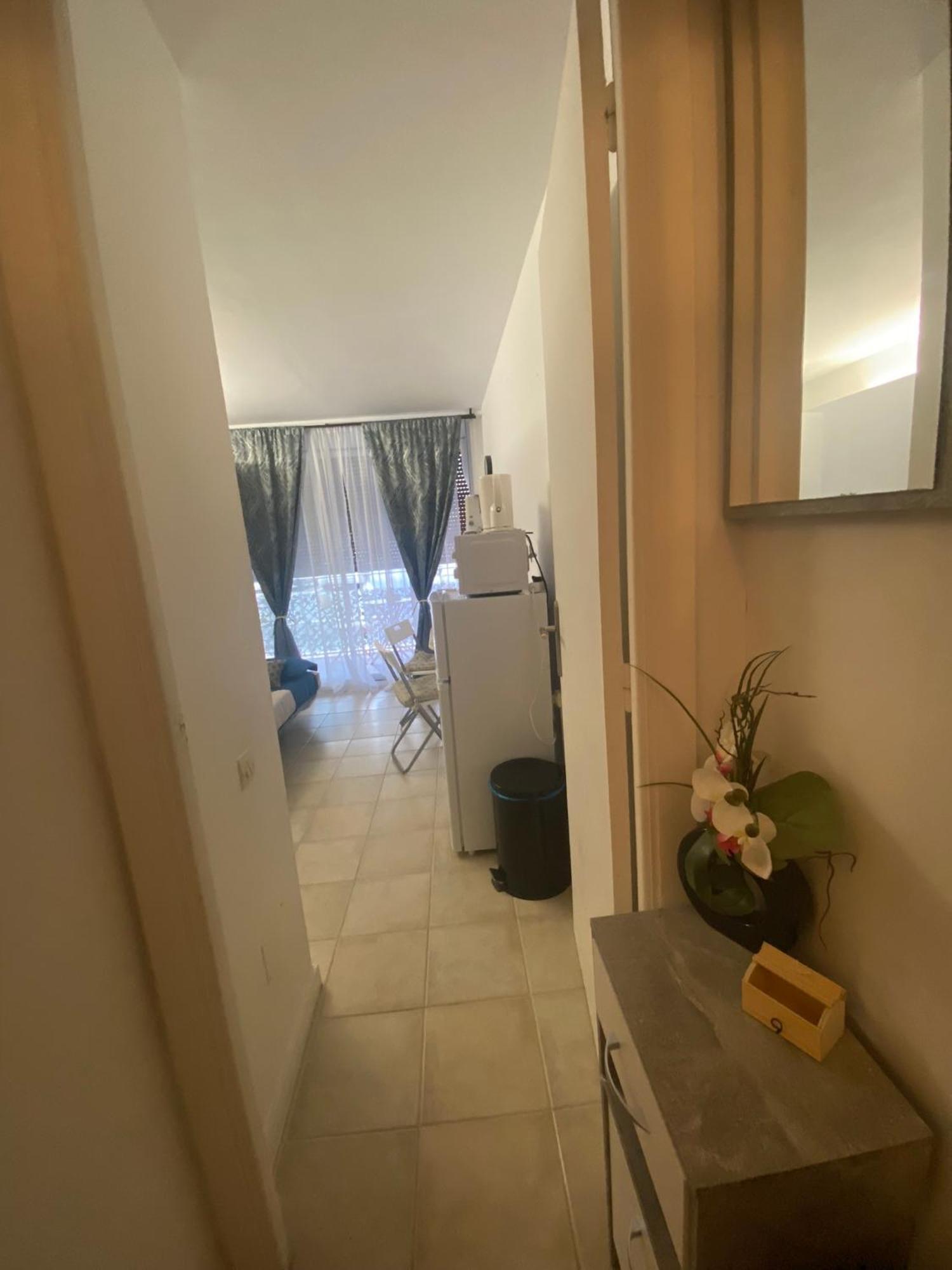 Joli Studio Neuf Av Terrasse A 50 M De La Mer Et Gare Rocabruna Exterior foto