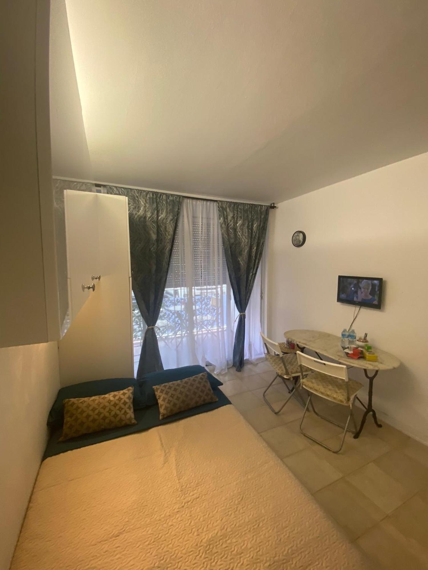 Joli Studio Neuf Av Terrasse A 50 M De La Mer Et Gare Rocabruna Exterior foto